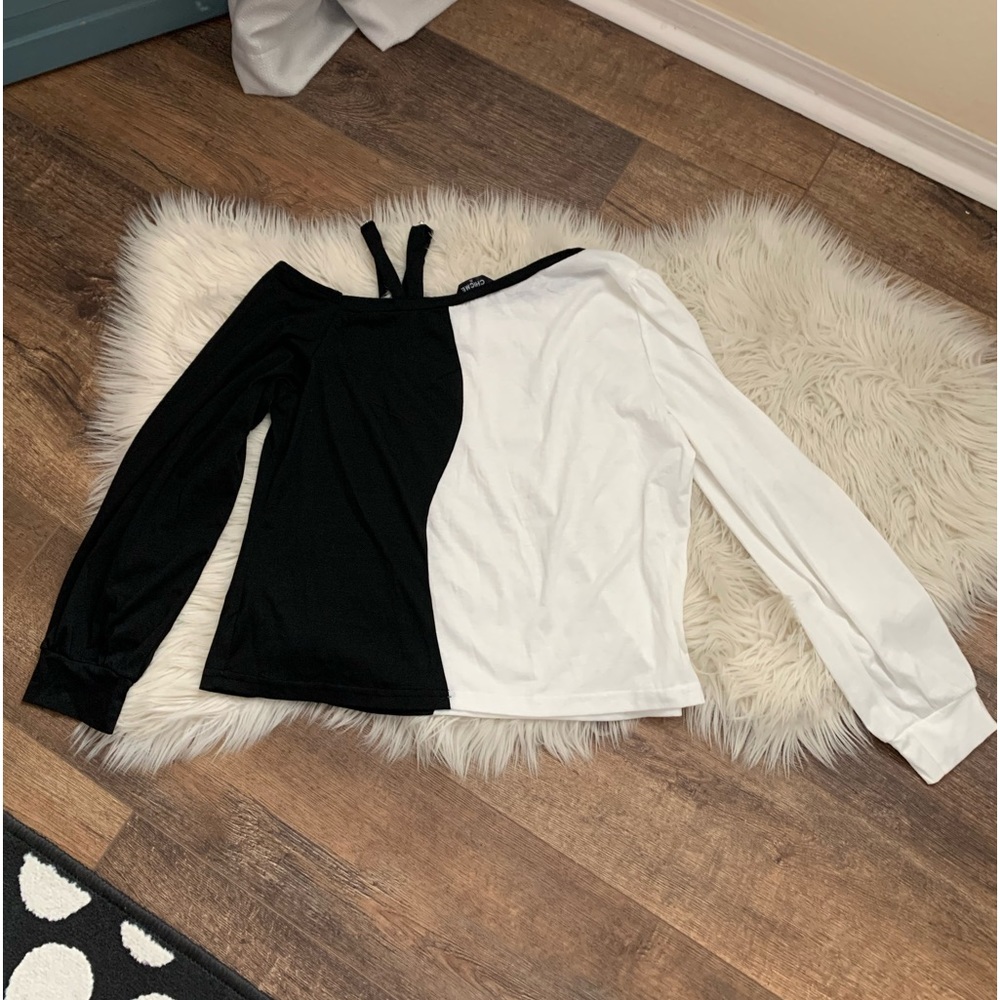 Long Sleeve Asymmetrical Top - Picture 7 of 9